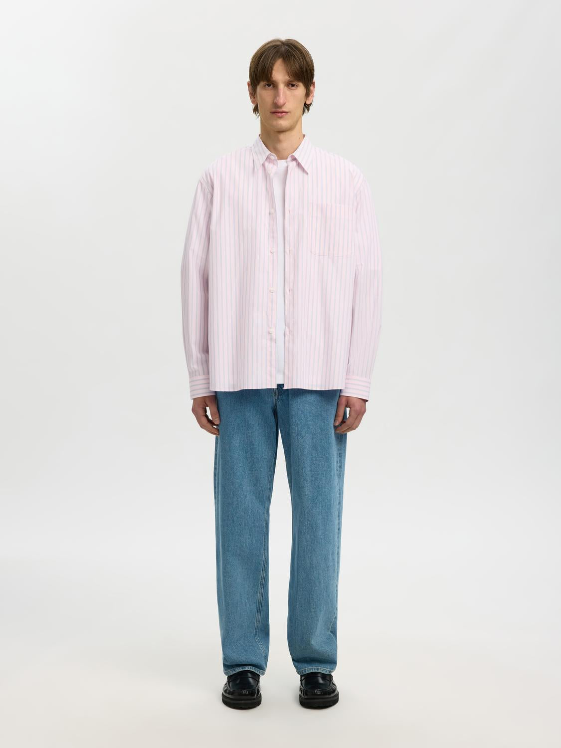 model_shot-front_full